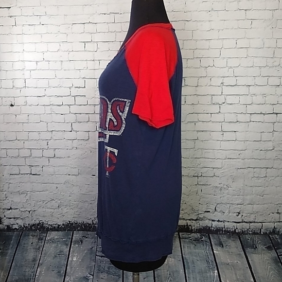 Minnesota Twins Ladies Medium V Neck Short Sleeve T Shirt Blue Red Baseball TC - Picture 5 of 10